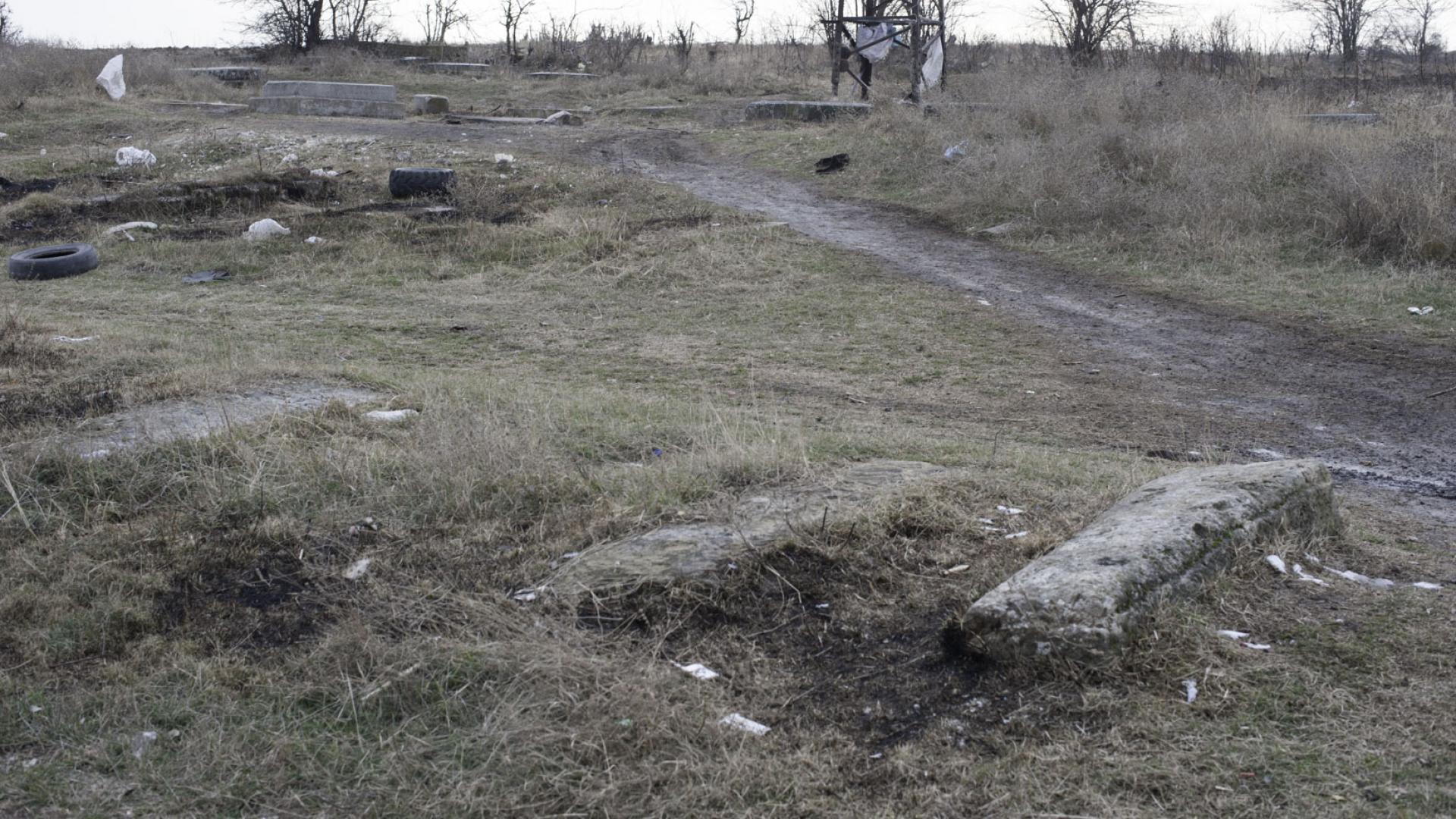 Lom Jewish cemetery